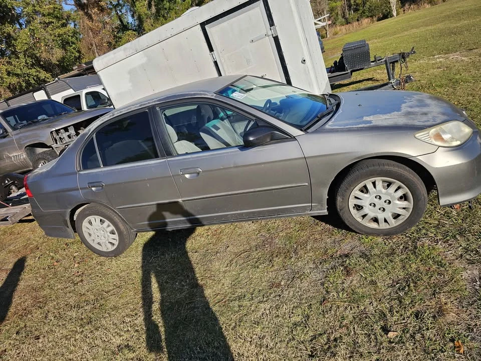 2005 Honda Civic 7th Gen - Image 2 of 5