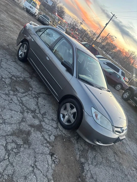 2005 Honda Civic 7th Gen - Image 3 of 13