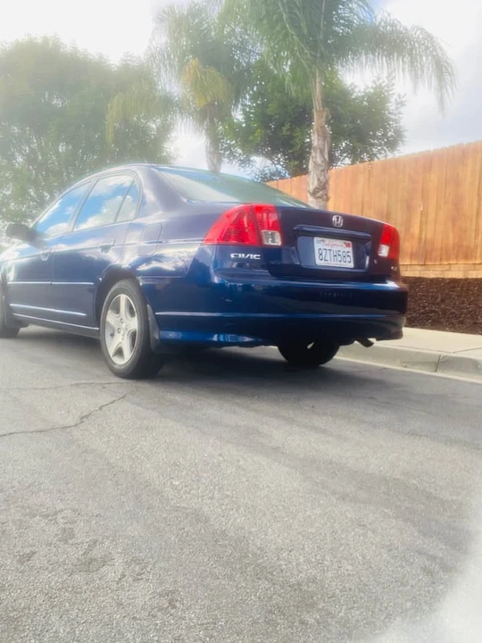 2005 Honda Civic 7th Gen - Image 4 of 12
