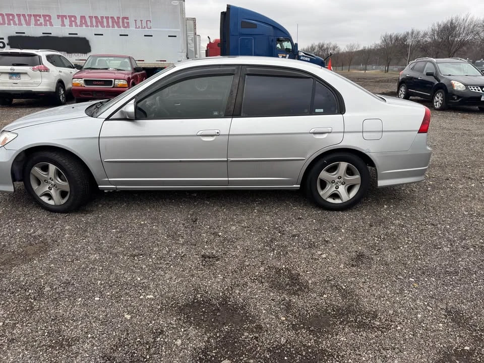 2005 Honda Civic 7th Gen - Image 4 of 11