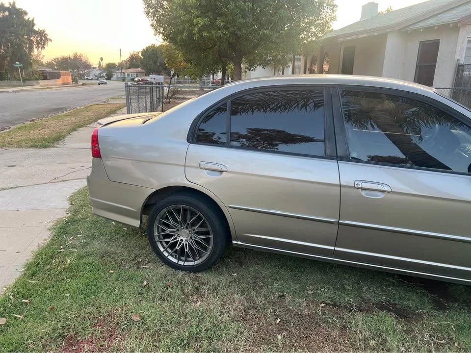 2005 Honda Civic 7th Gen - Image 6 of 7