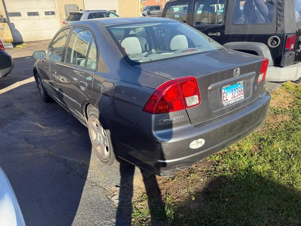 2005 Honda Civic 7th Gen - Image 2 of 8