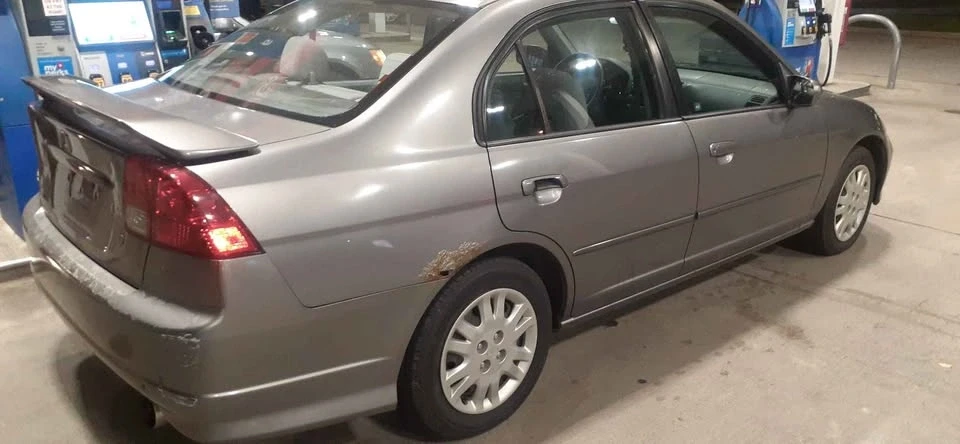 2005 Honda Civic 7th Gen - Image 2 of 13