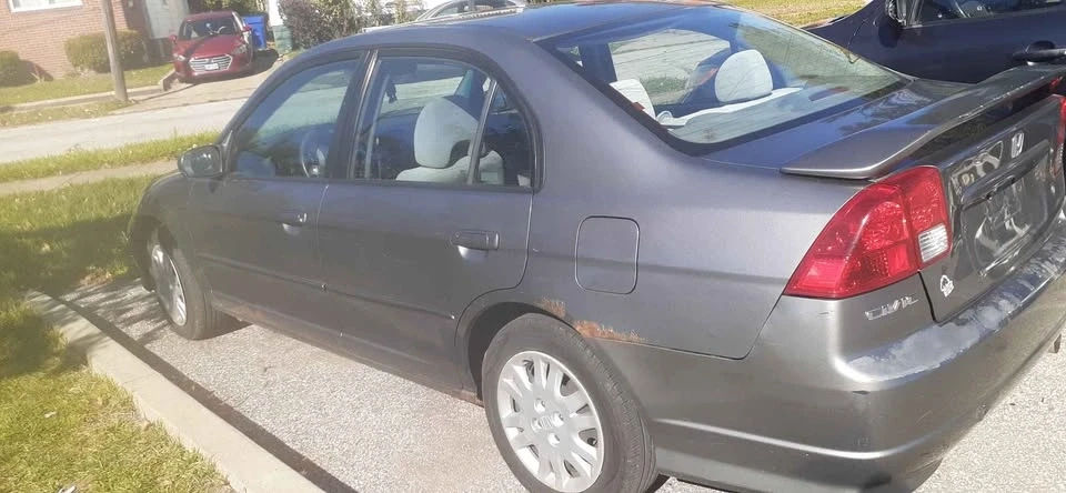 2005 Honda Civic 7th Gen - Image 10 of 13