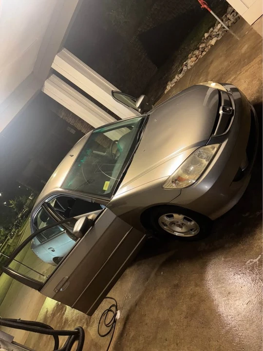 2005 Honda Civic 7th Gen - Image 2 of 6