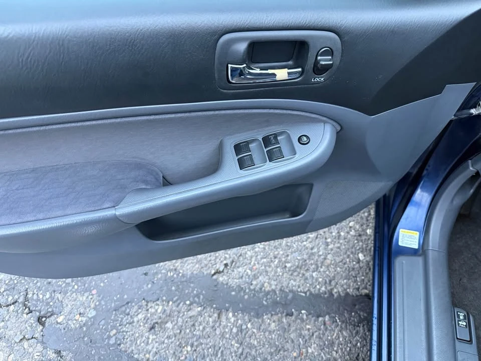 2005 Honda Civic 7th Gen - Image 9 of 15