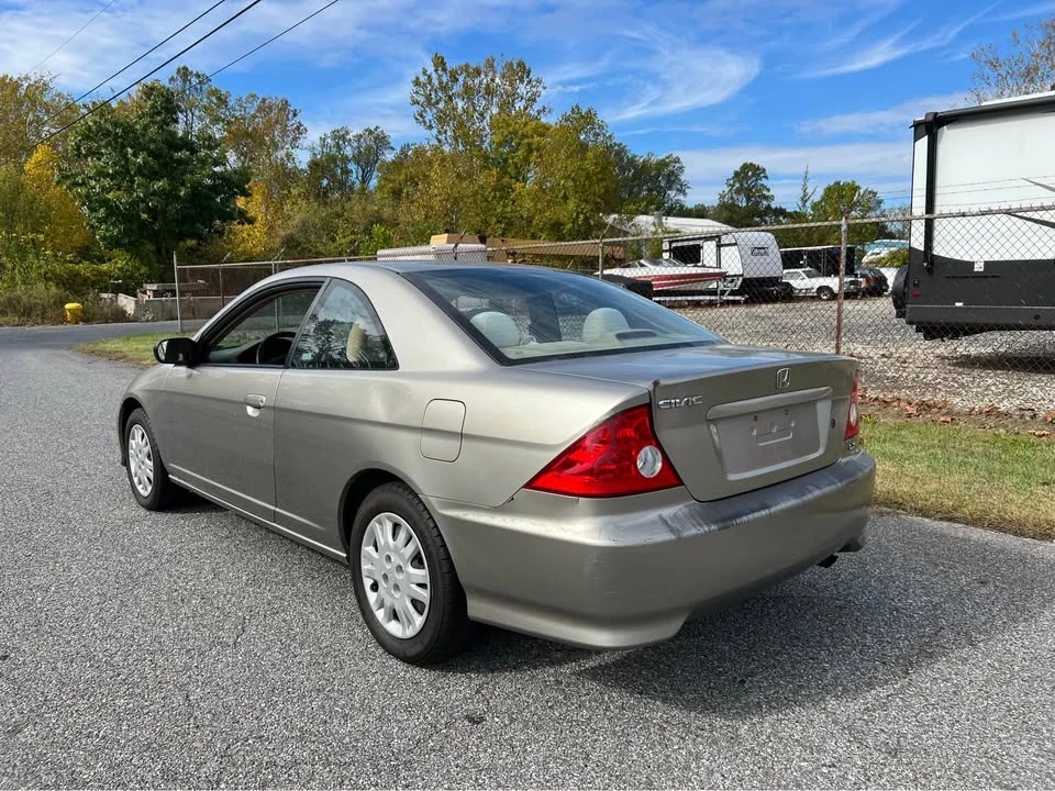 2005 Honda Civic 7th Gen - Image 7 of 16