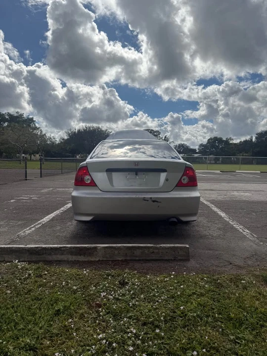 2005 Honda Civic 7th Gen - Image 9 of 20