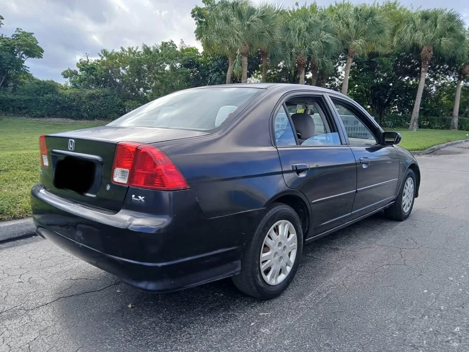 2005 Honda Civic 7th Gen - Image 3 of 7