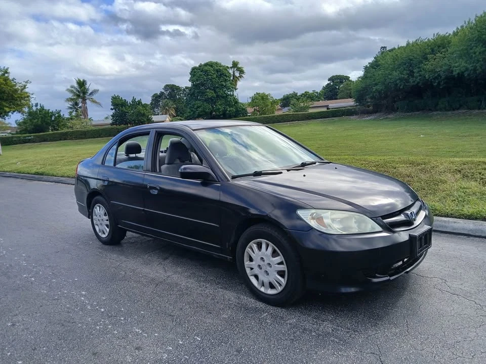 2005 Honda Civic 7th Gen - Image 2 of 7