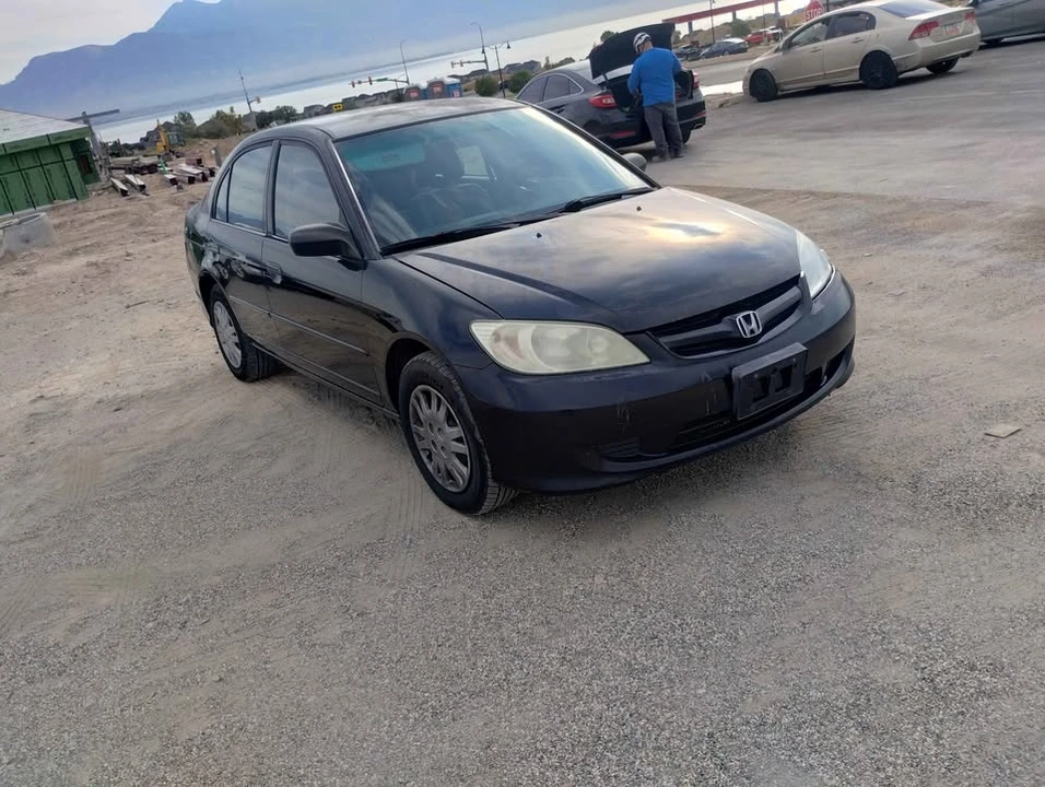 2005 Honda Civic 7th Gen - Image 2 of 5
