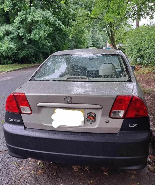 2005 Honda Civic 7th Gen - Image 2 of 3