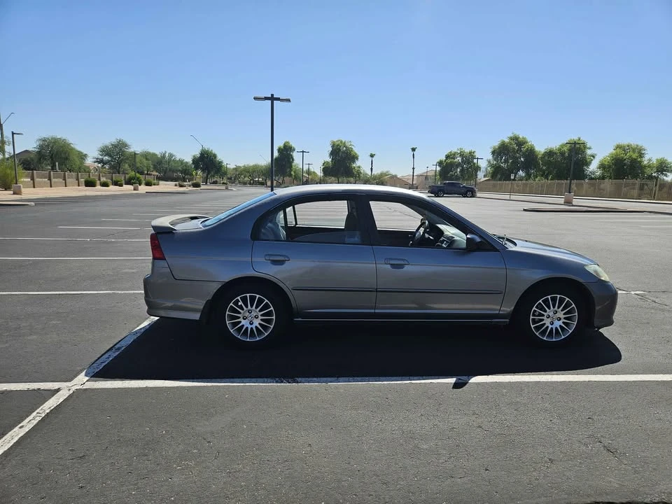2005 Honda Civic 7th Gen - Image 7 of 13