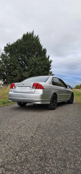 2005 Honda Civic 7th Gen - Image 6 of 9