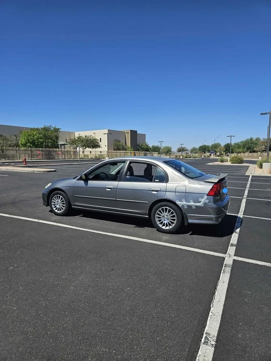 2005 Honda Civic 7th Gen - Image 3 of 13