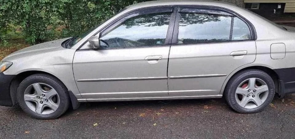 2005 Honda Civic 7th Gen - Image 2 of 3