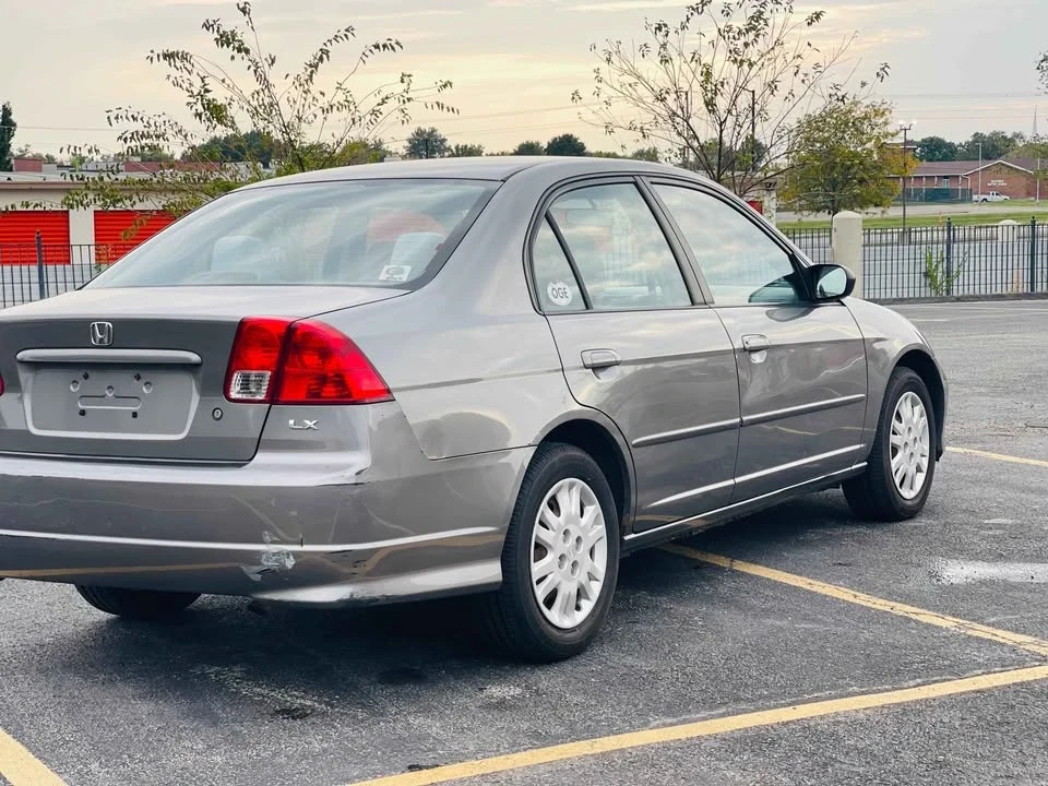 2005 Honda Civic 7th Gen - Image 5 of 18