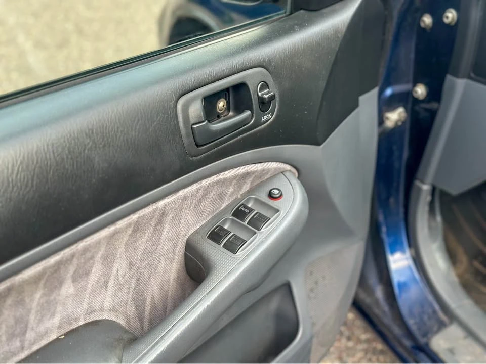 2005 Honda Civic 7th Gen - Image 10 of 12