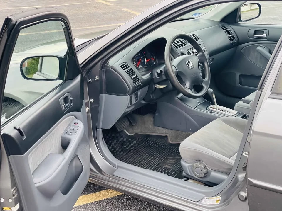 2005 Honda Civic 7th Gen - Image 10 of 18