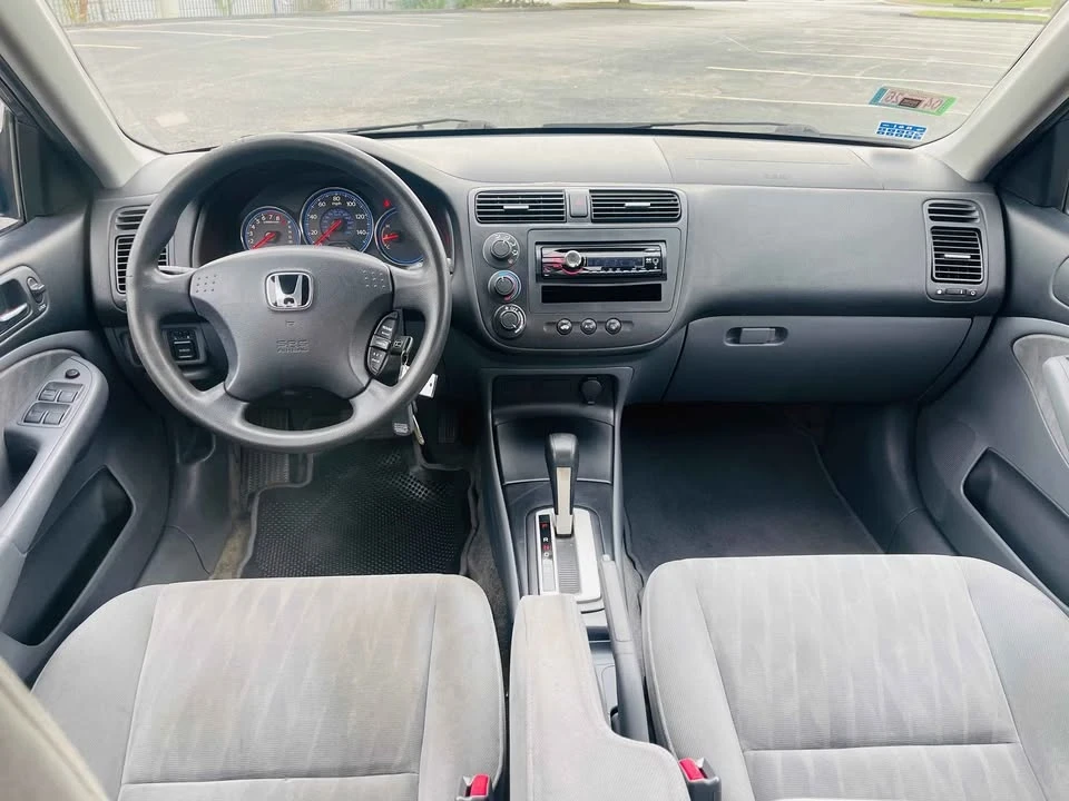 2005 Honda Civic 7th Gen - Image 13 of 18