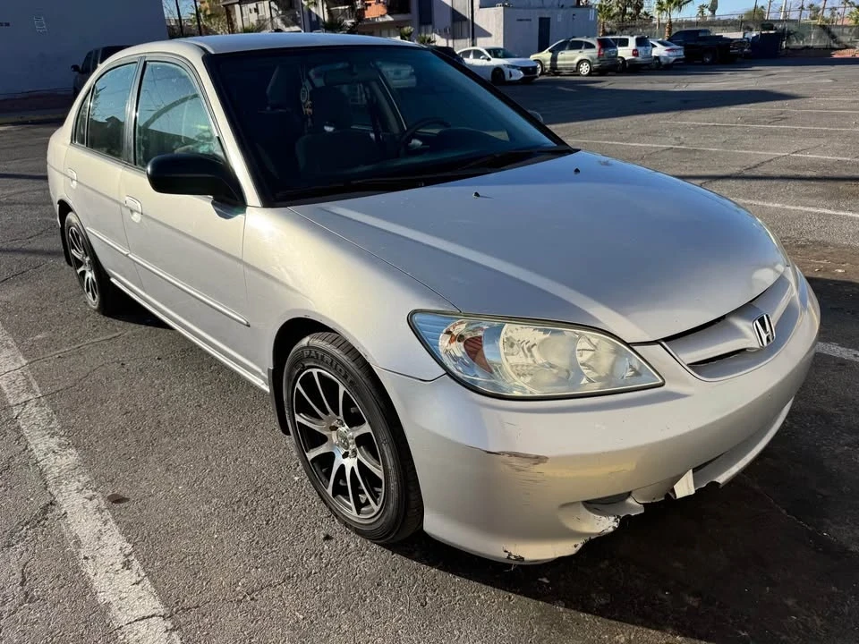 2005 Honda Civic 7th Gen - Image 2 of 12