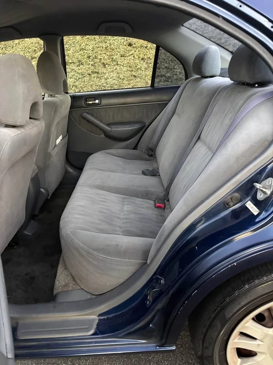 2005 Honda Civic 7th Gen - Image 9 of 12