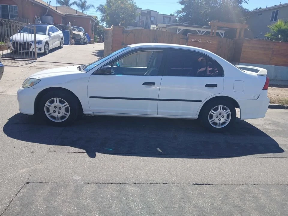 2005 Honda Civic 7th Gen - Image 2 of 10