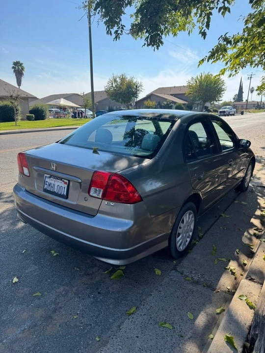 2005 Honda Civic 7th Gen - Image 2 of 10