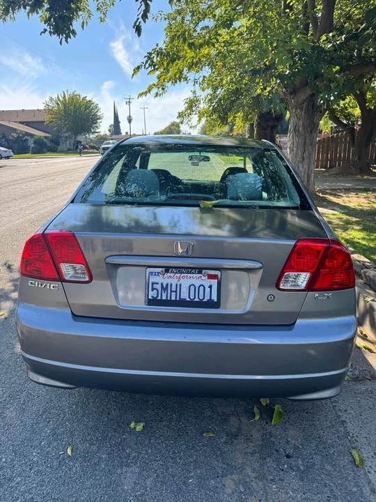 2005 Honda Civic 7th Gen - Image 5 of 10