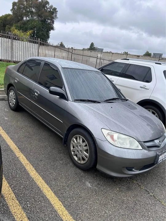2005 Honda Civic 7th Gen - Image 3 of 9