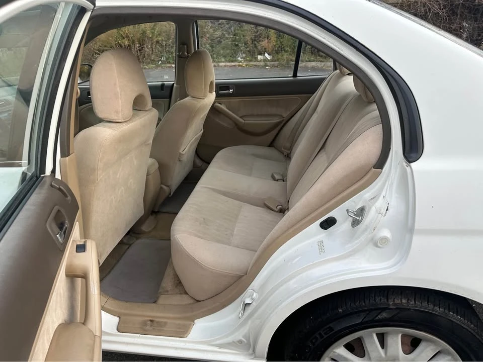 2005 Honda Civic 7th Gen - Image 8 of 11
