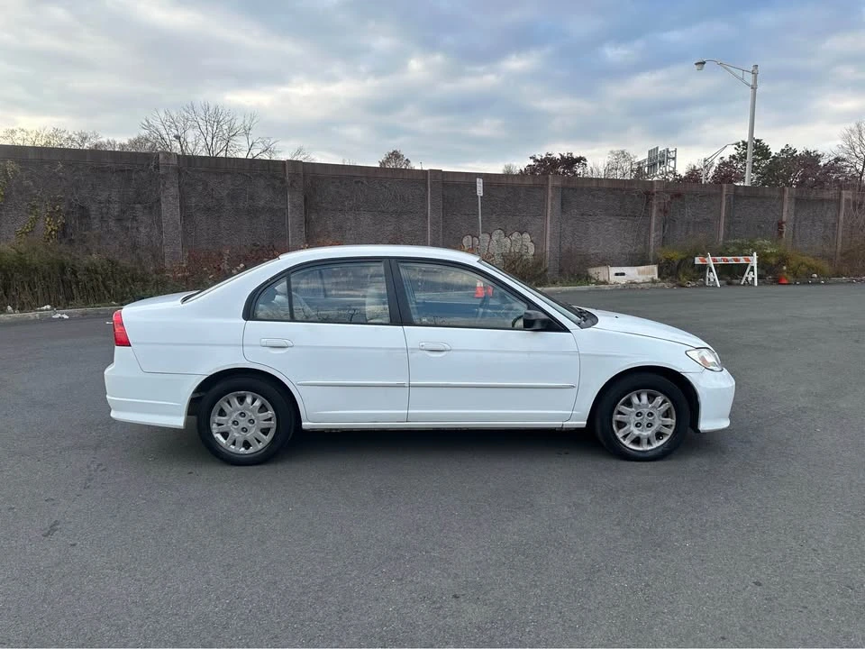2005 Honda Civic 7th Gen - Image 4 of 11