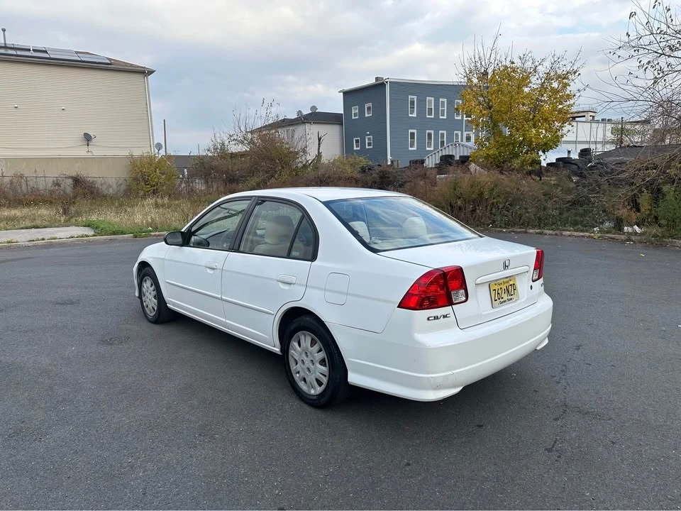 2005 Honda Civic 7th Gen - Image 5 of 11