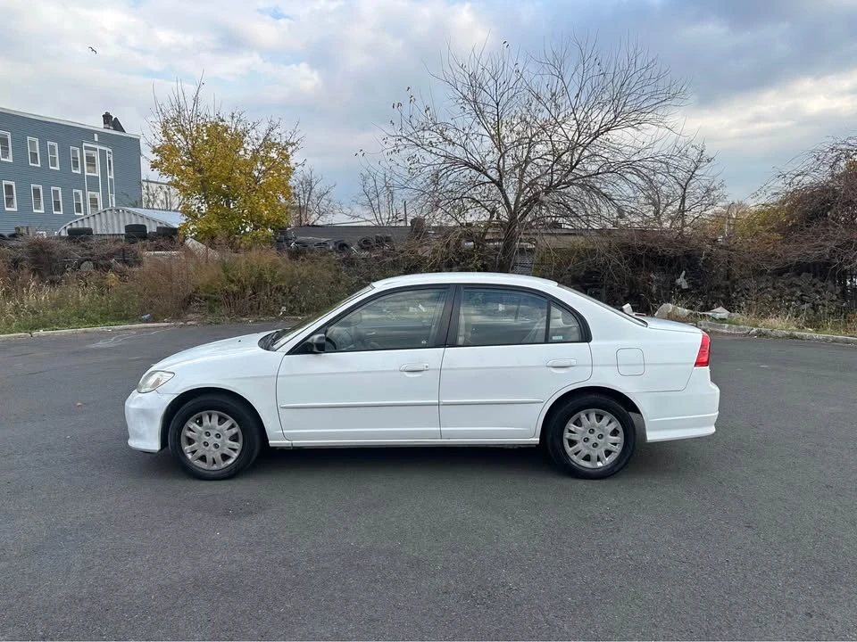 2005 Honda Civic 7th Gen - Image 3 of 11