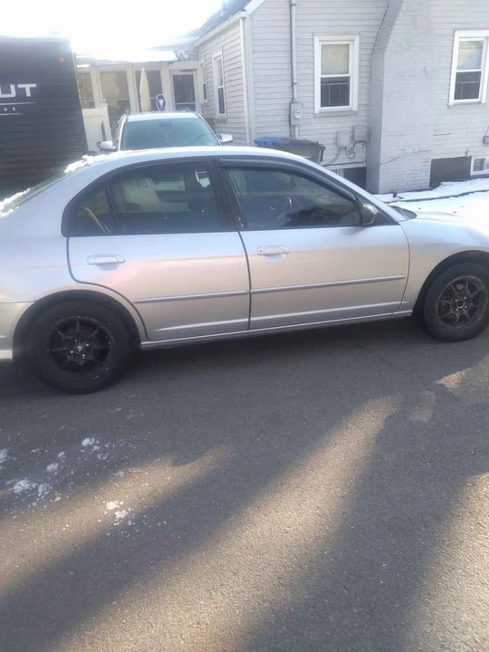 2005 Honda Civic 7th Gen - Image 3 of 8