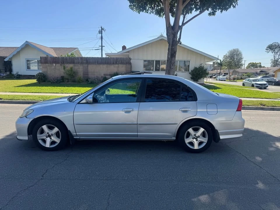 2005 Honda Civic 7th Gen - Image 5 of 11