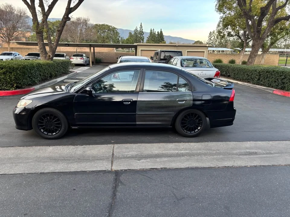 2005 Honda Civic 7th Gen - Image 2 of 8