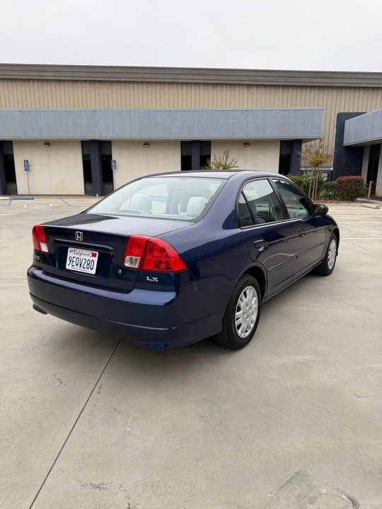 2005 Honda Civic 7th Gen - Image 5 of 13