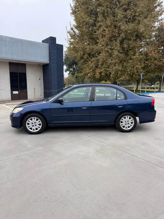 2005 Honda Civic 7th Gen - Image 2 of 13