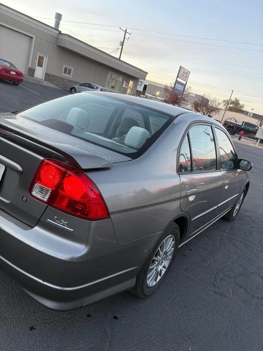 2005 Honda Civic 7th Gen - Image 9 of 14