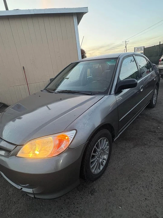 2005 Honda Civic 7th Gen - Image 3 of 14