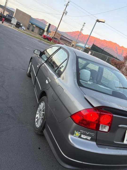 2005 Honda Civic 7th Gen - Image 8 of 14