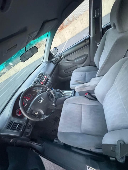 2005 Honda Civic 7th Gen - Image 7 of 14