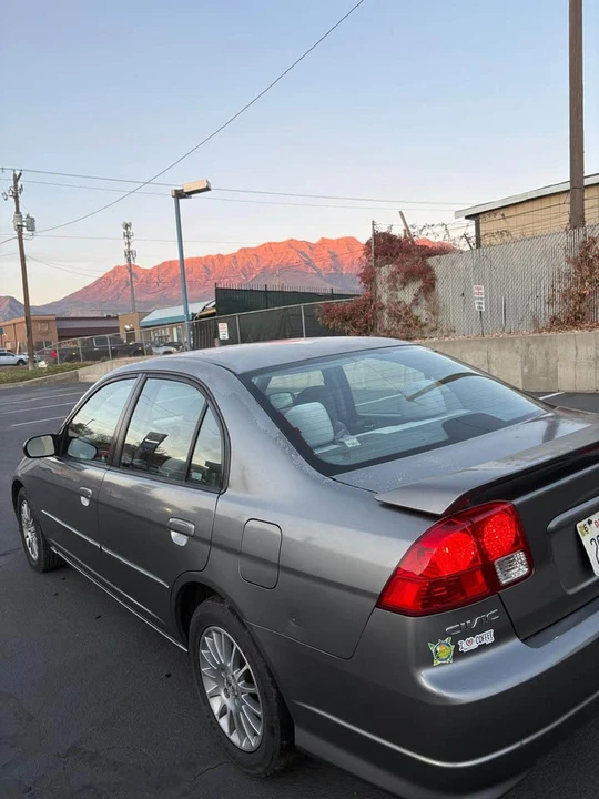 2005 Honda Civic 7th Gen - Image 5 of 14