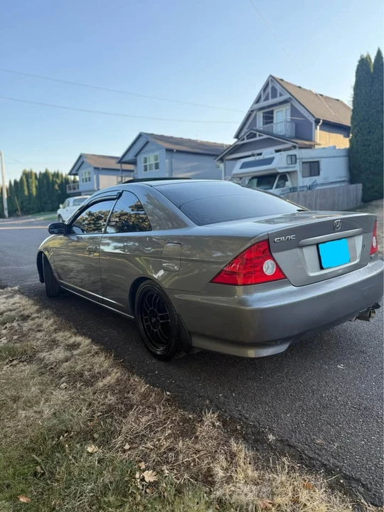 2005 Honda Civic 7th Gen - Image 8 of 10