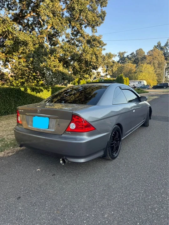 2005 Honda Civic 7th Gen - Image 5 of 10