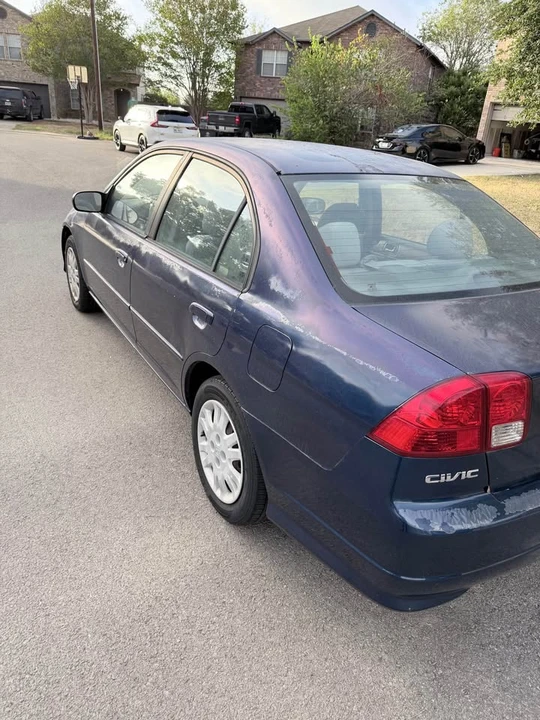 2005 Honda Civic 7th Gen - Image 3 of 7