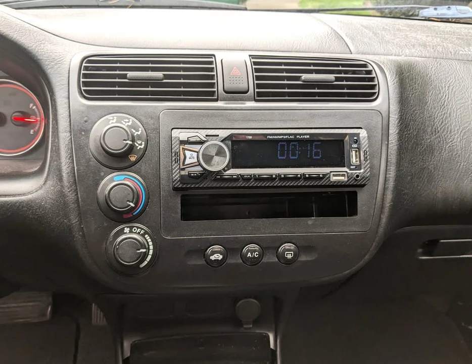 2005 Honda Civic 7th Gen - Image 9 of 13