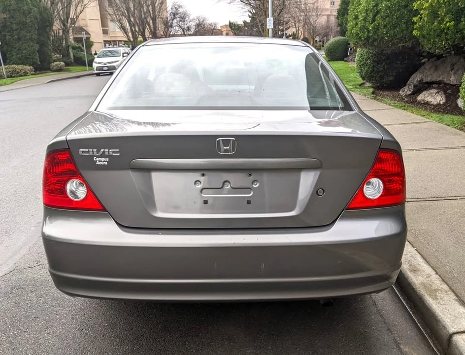 2005 Honda Civic 7th Gen - Image 5 of 13