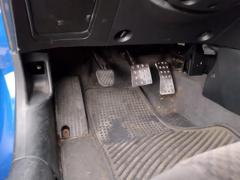 2005 Honda Civic 7th Gen - Image 13 of 17